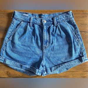 American Eagle. Mom Short. Size: 2.